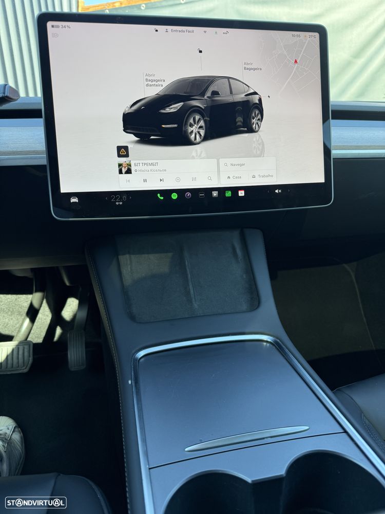 Tesla Model Y - 16