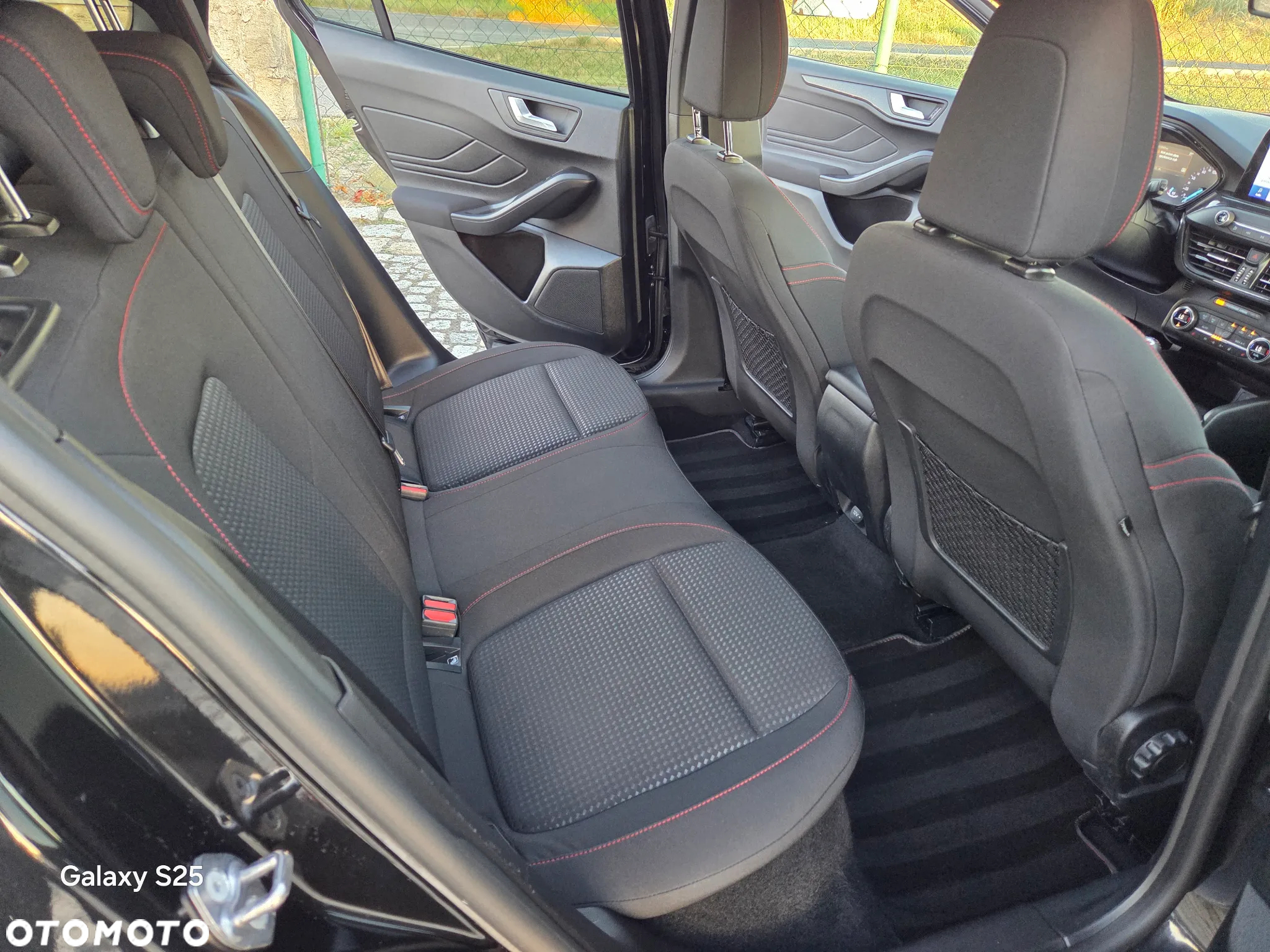 Ford Focus 1.0 EcoBoost Hybrid ST-LINE - 10