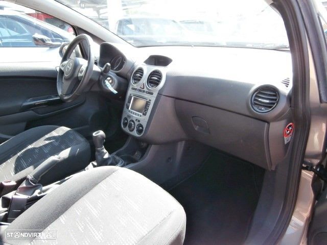 Opel Corsa 1.3 CDTi Enjoy EcoFLEX - 32