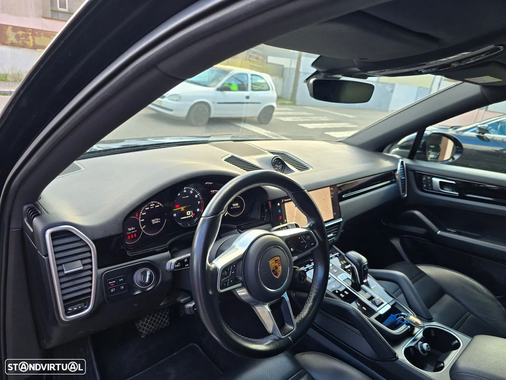 Porsche Cayenne Coupé E-Hybrid - 13