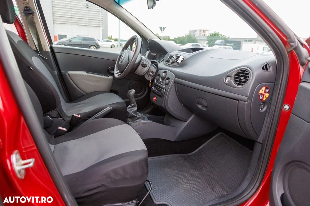 Renault Clio III 1.2 16V Authentique - 10
