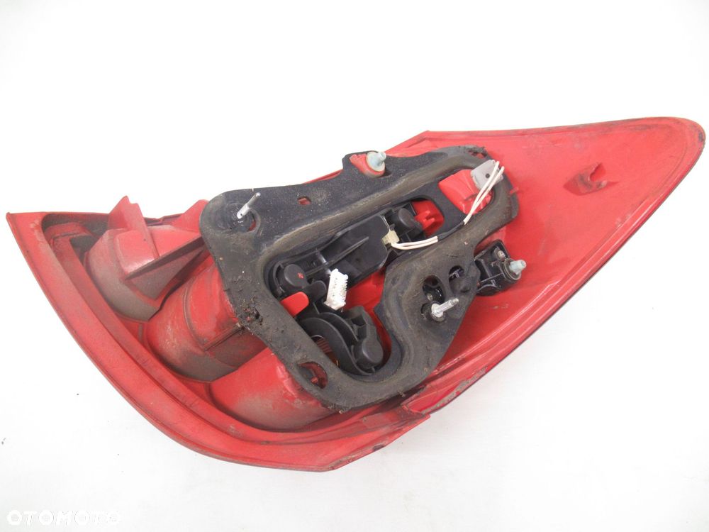 LAMPA PRAWA TYLNA TOYOTA AURIS I E15 815500238000 - 5