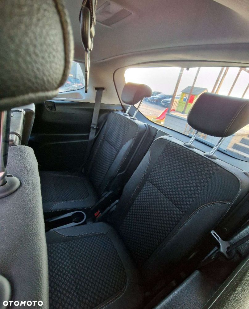 Opel Zafira - 19