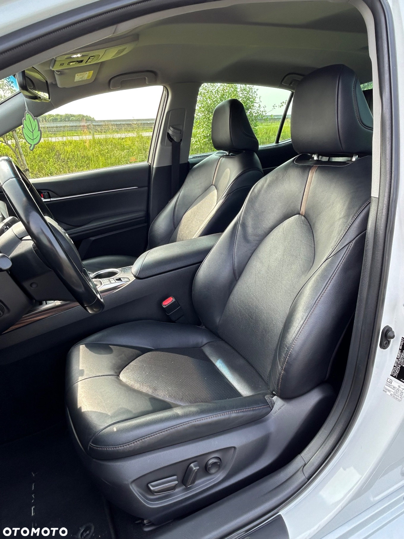 Toyota Camry 2.5 Hybrid Executive CVT - 30