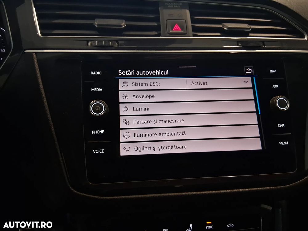 Volkswagen Tiguan 2.0 TDI SCR DSG 4Motion R-Line - 29