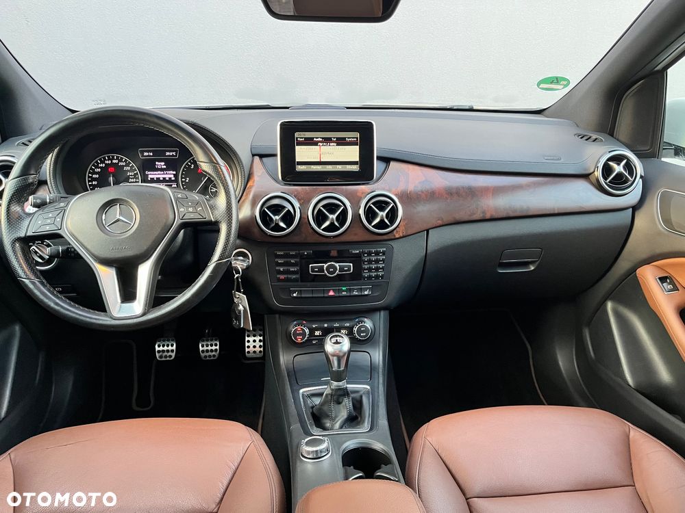 Mercedes-Benz Klasa B 200 CDI - 28
