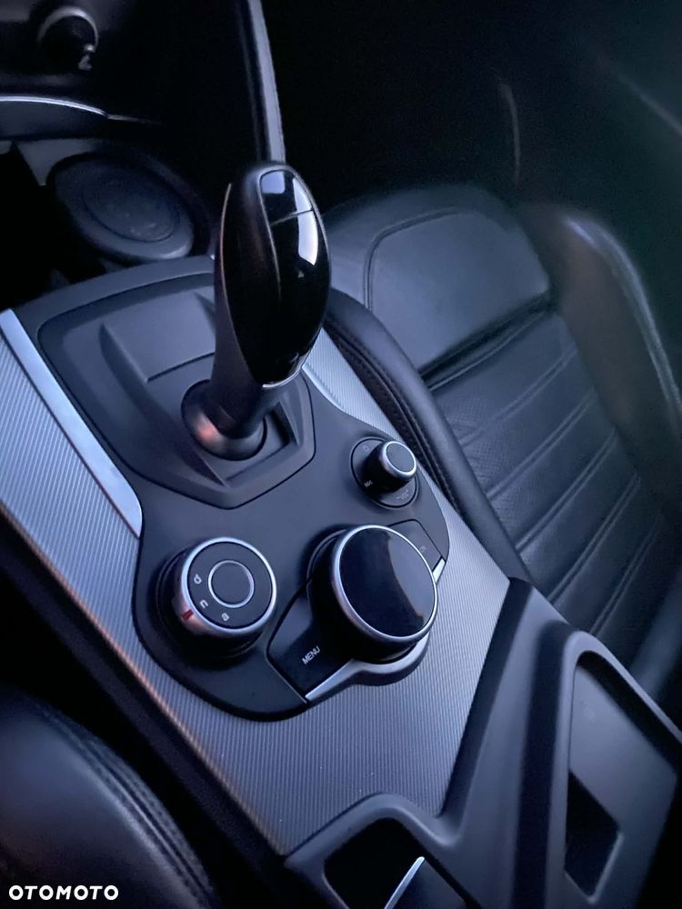Alfa Romeo Stelvio 2.2 16V AT8 Executive - 18