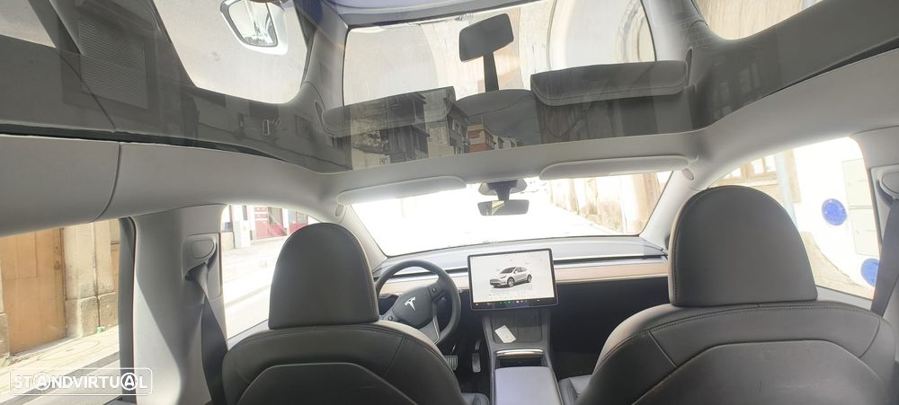 Tesla Model Y RWD - 12