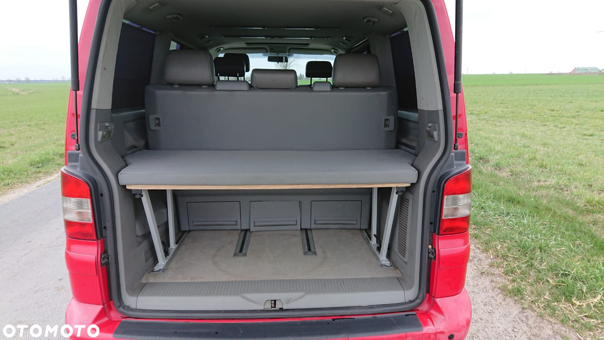 Volkswagen Multivan - 16