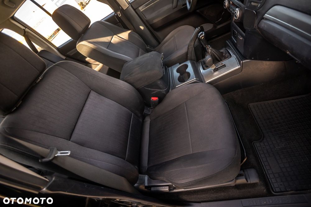 Mitsubishi Pajero 3.2 DI-D Invite - 25