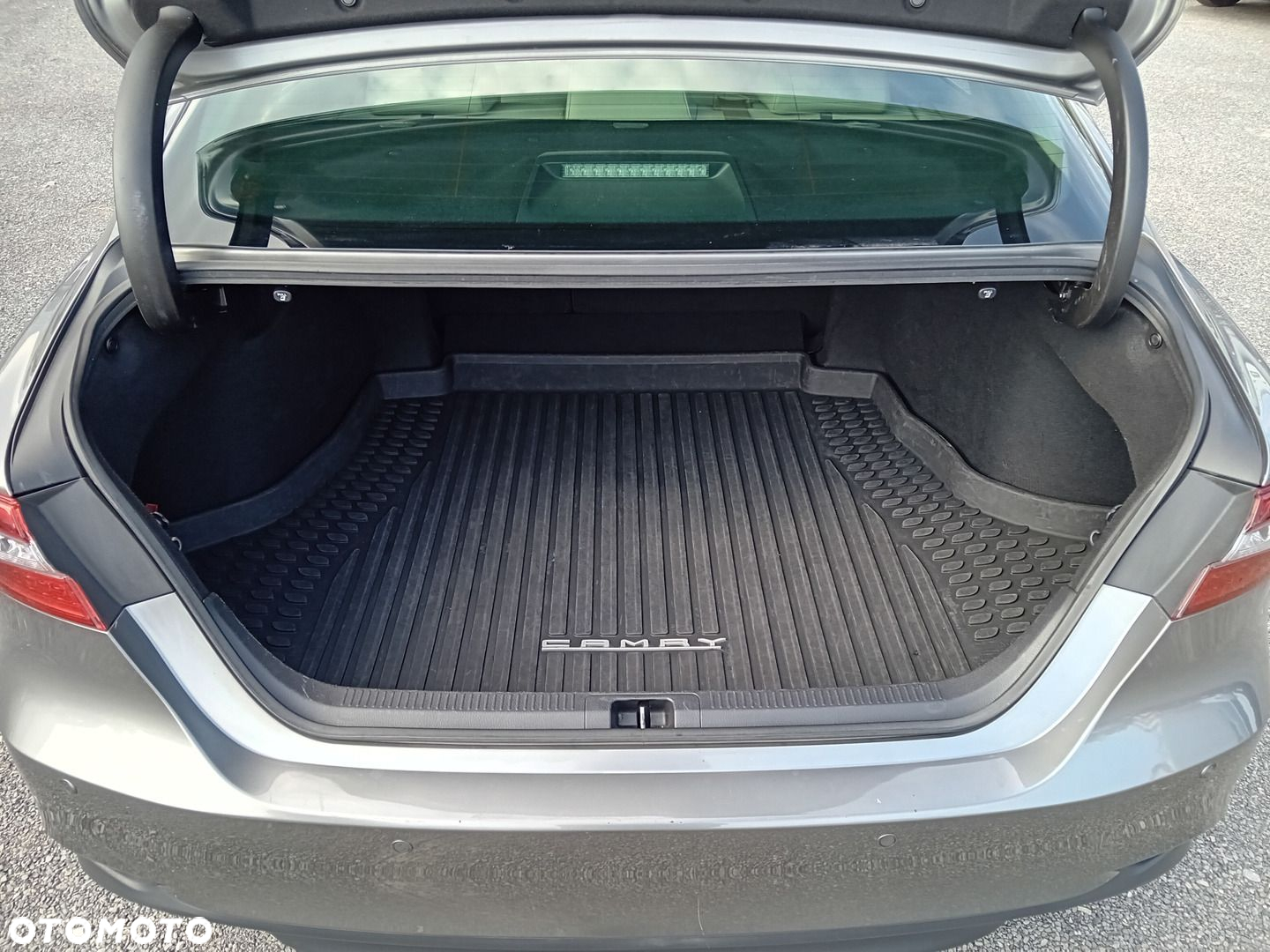 Toyota Camry 2.5 Hybrid Executive CVT - 31