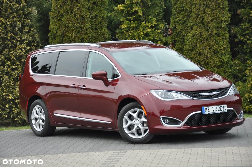 Chrysler Pacifica - 9