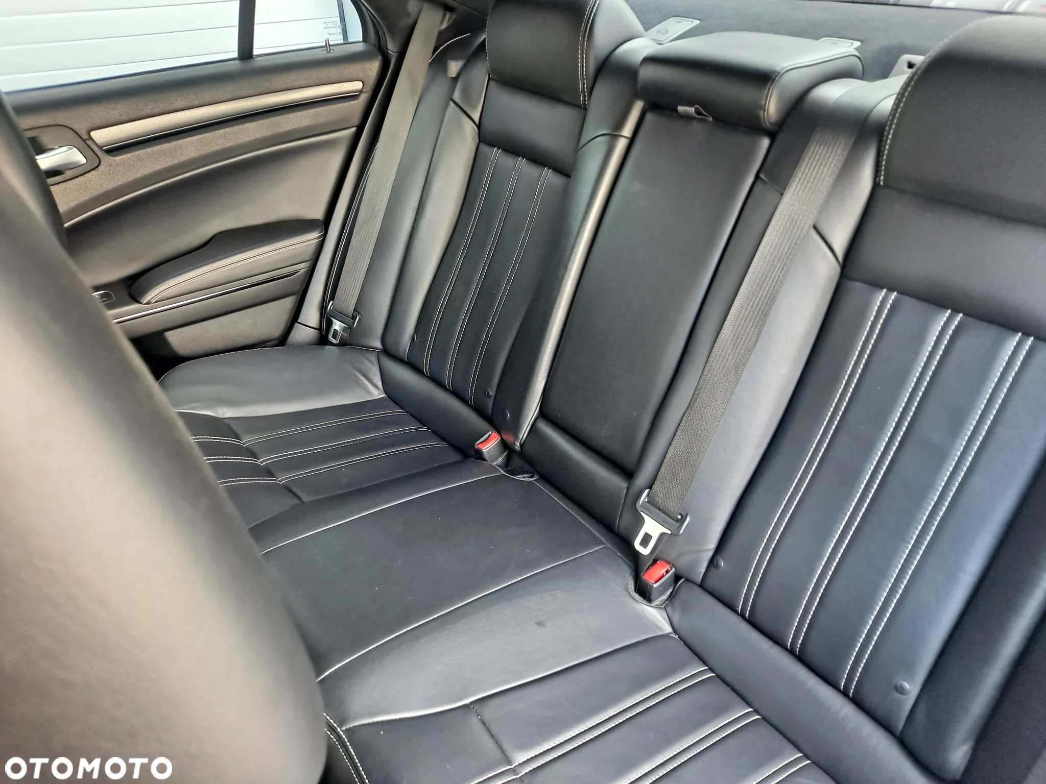 Chrysler 300s - 24