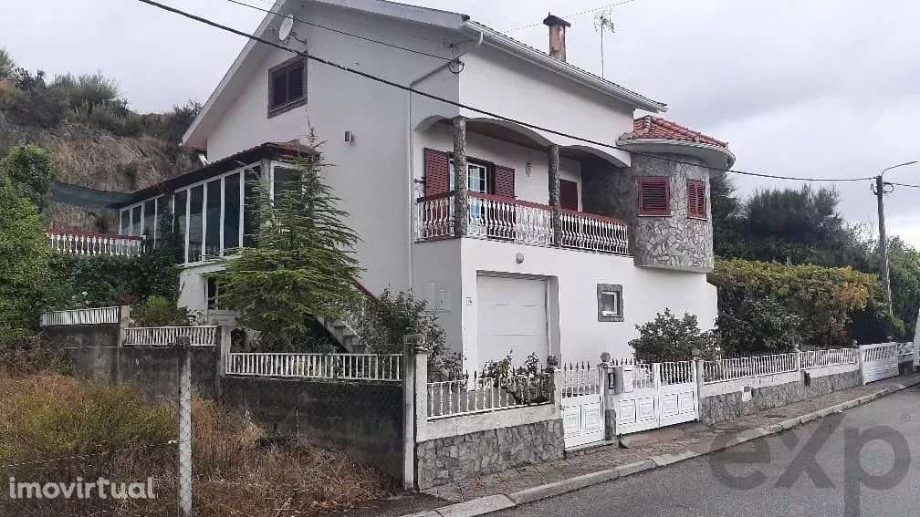 Moradia em Tabuaço: 3 Quartos e Churrasqueira - Grande imagem: 3/60