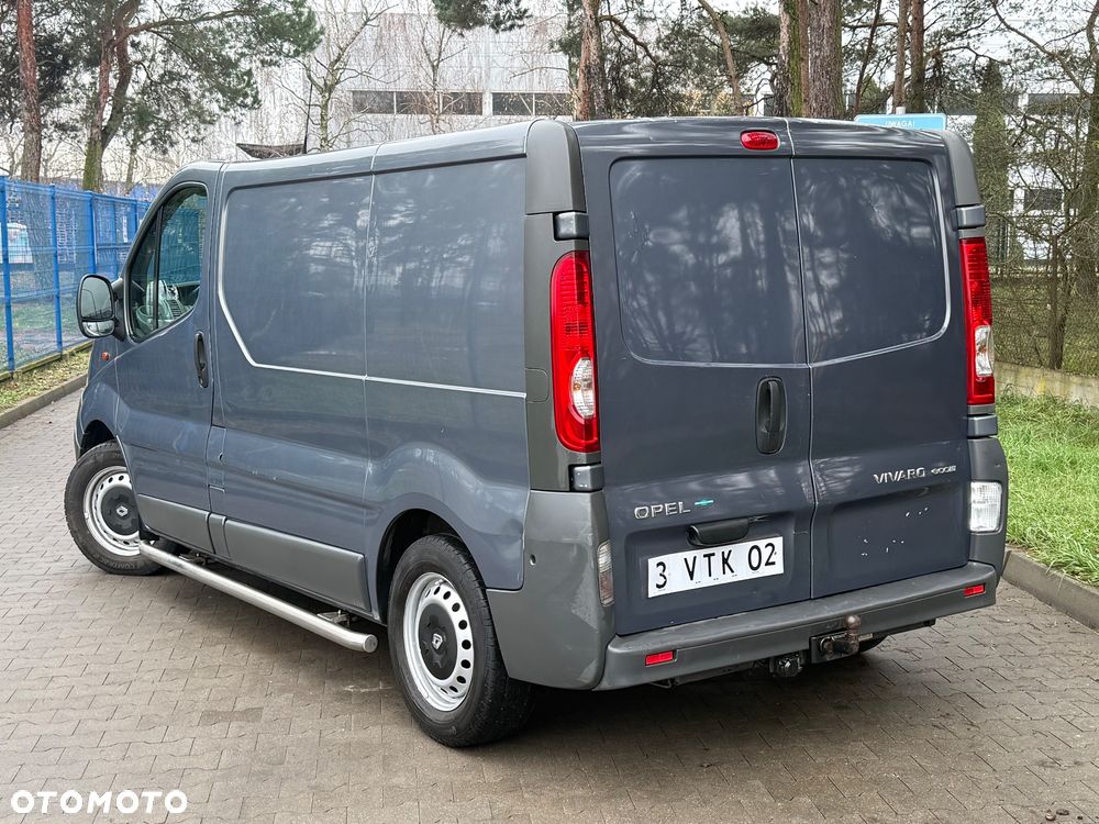 Opel Vivaro - 10