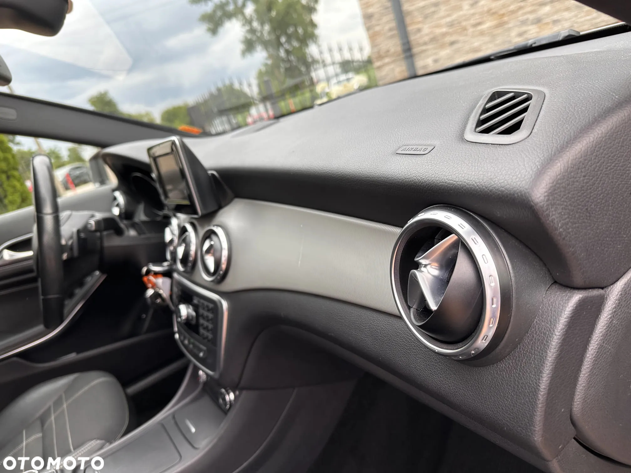 Mercedes-Benz GLA 200 7G-DCT - 9