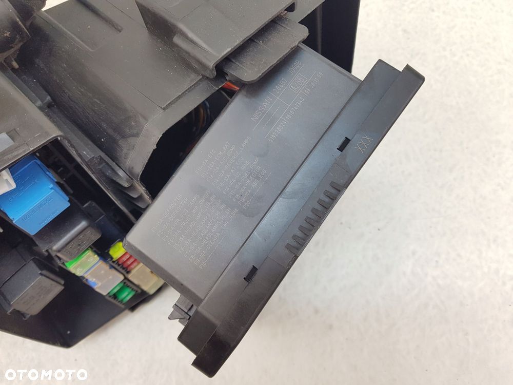 nissan qashqai skrzynka bezpieczników oryginał - 6