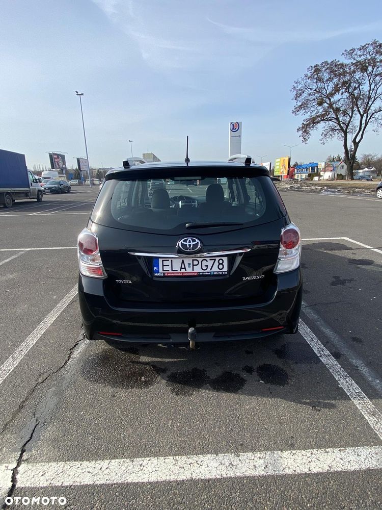 Toyota Verso 1.8 Premium 7os - 4