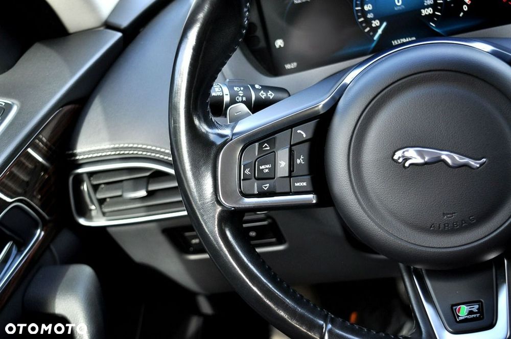 Jaguar F-Pace 2.0 i4D AWD R-Sport - 23