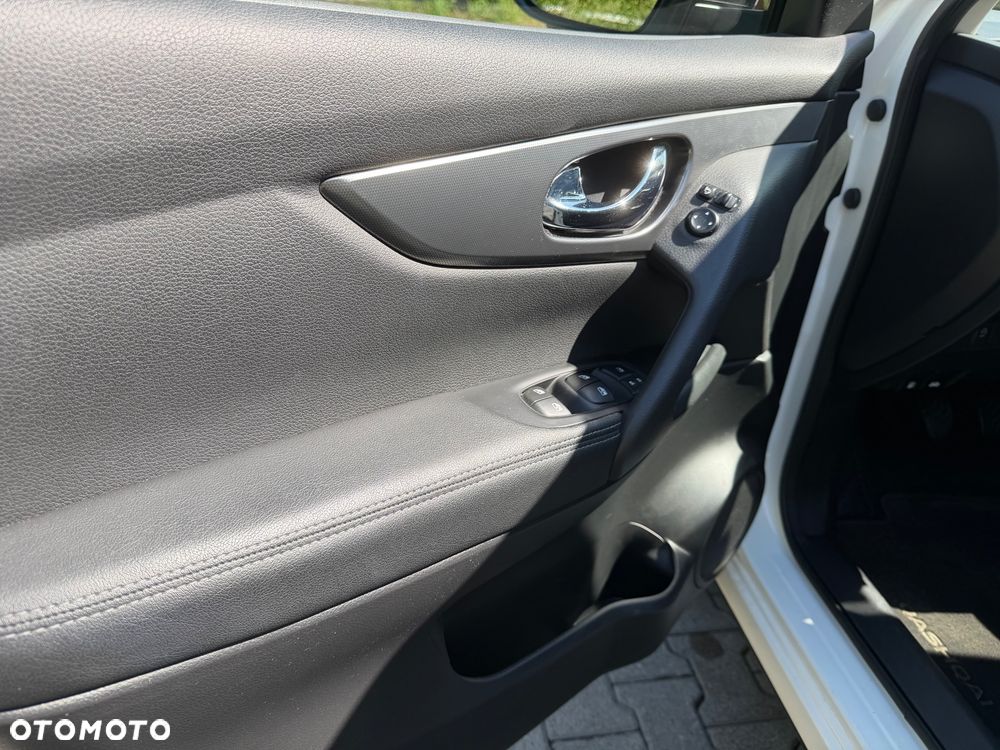 Nissan Qashqai 1.5 dCi N-Connecta - 9