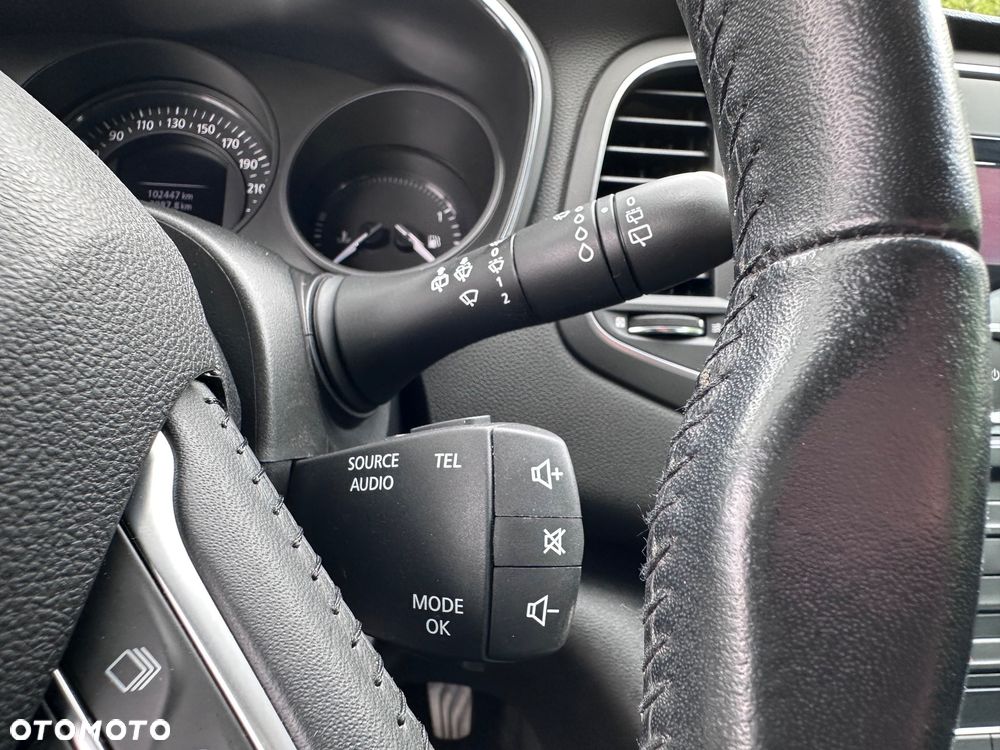 Renault Megane ENERGY TCe 100 LIFE - 26