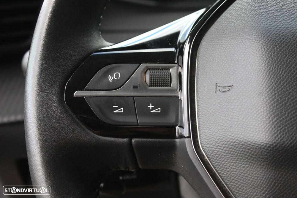 Peugeot e-208 50 kWh Active Pack - 28