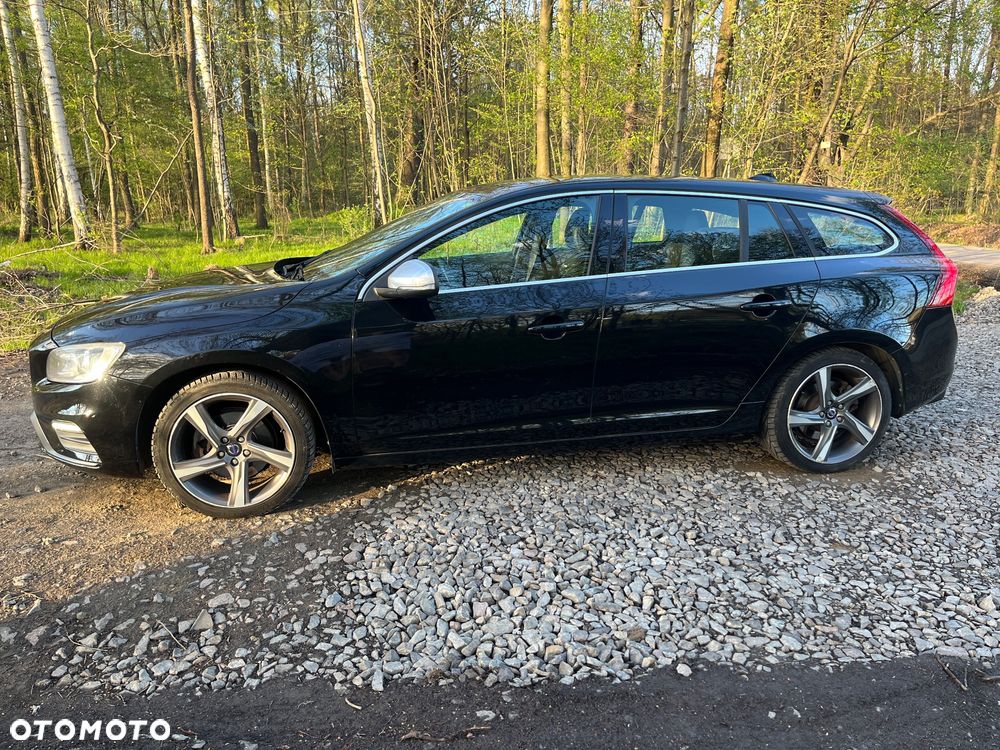Volvo V60 D3 R-Design - 19