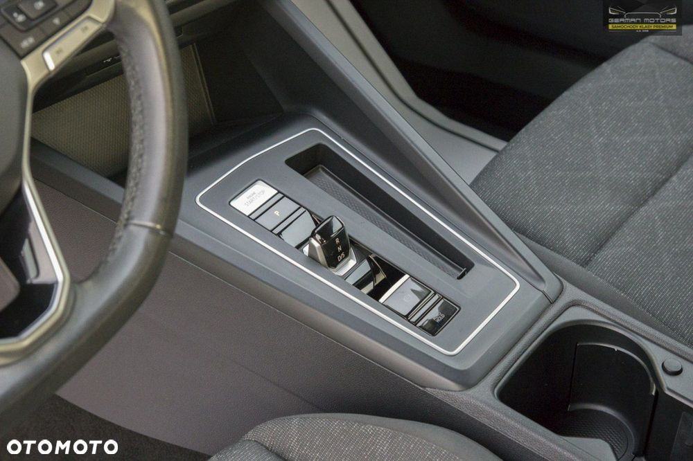 Volkswagen Golf - 22