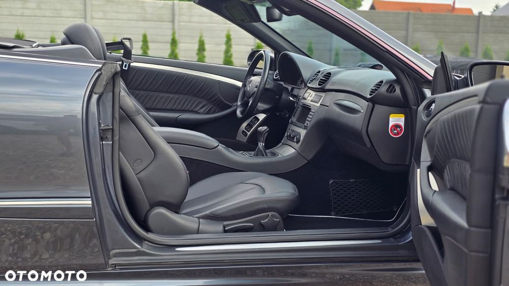 Mercedes-Benz CLK - 19