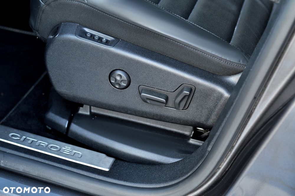 Citroën C5 Aircross 1.6 PHEV 225 Shine Pack EAT8 - 24