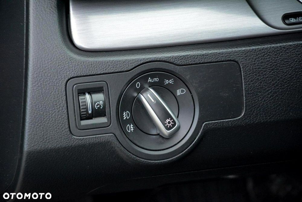 Volkswagen Passat - 35