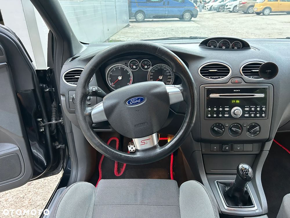 Ford Focus ST - 18