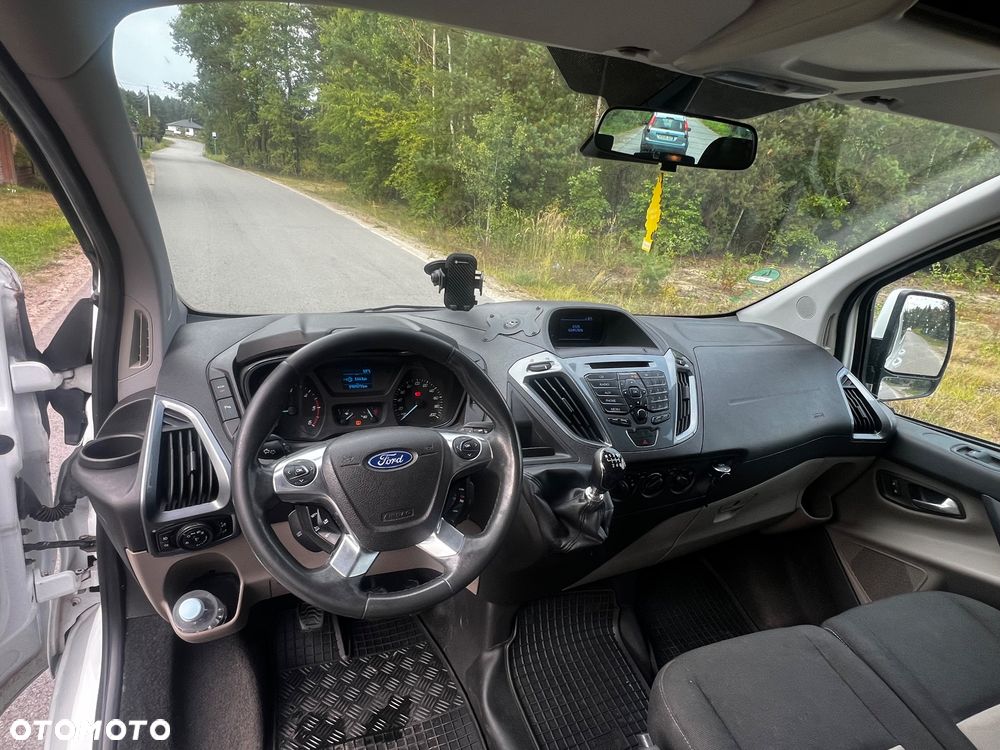 Ford Tourneo Custom - 14