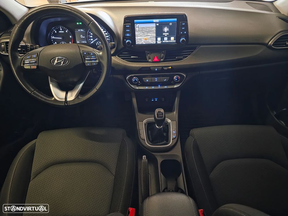 Hyundai i30 1.6 CRDI STyle+Navi - 21