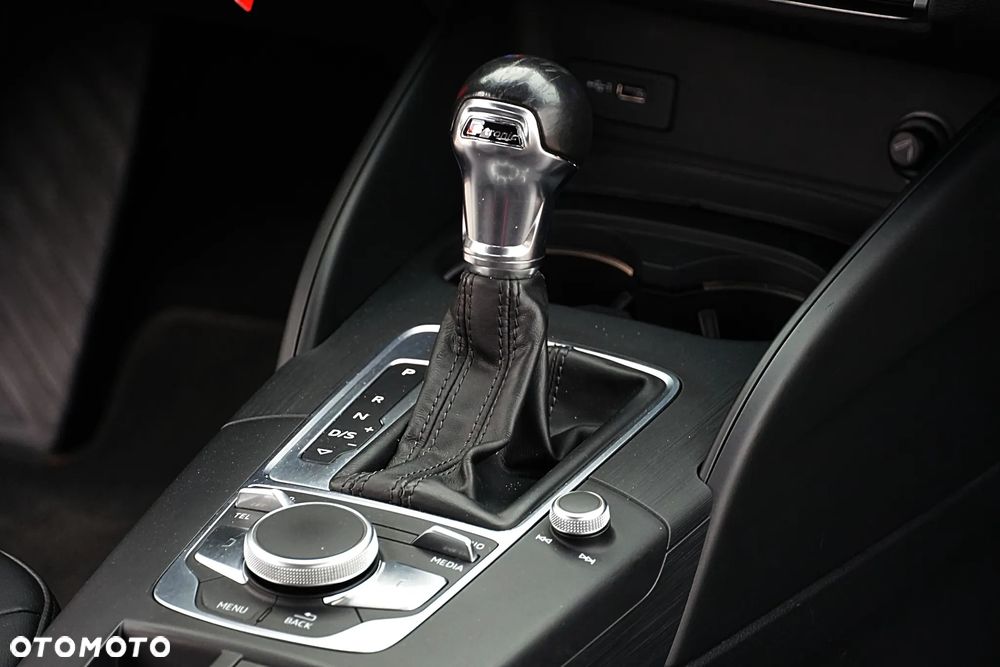 Audi A3 Sportback 2.0 TDI (clean diesel) S tronic S line Sportpaket - 31
