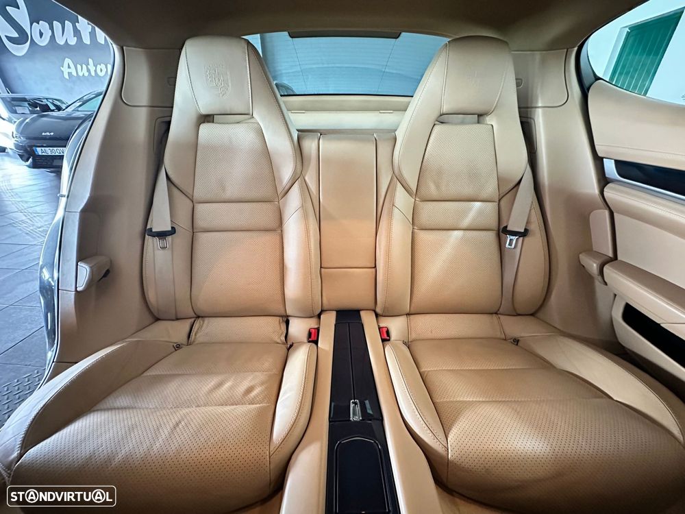 Porsche Panamera 4 PDK - 31