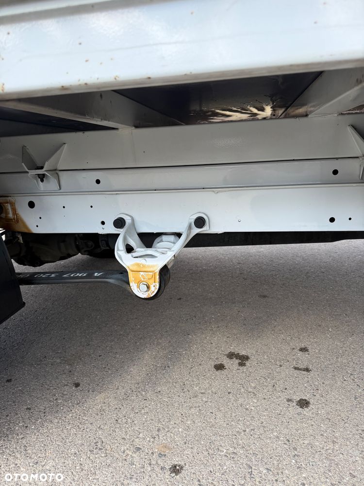 Mercedes-Benz Sprinter - 20