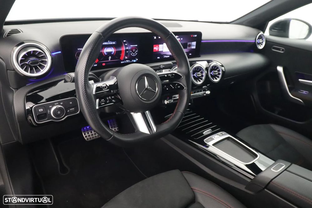 Mercedes-Benz A 250 e AMG Line - 30