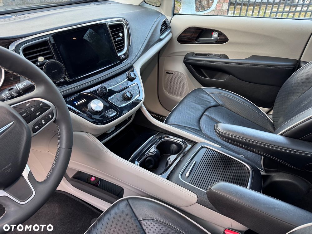 Chrysler Pacifica - 12