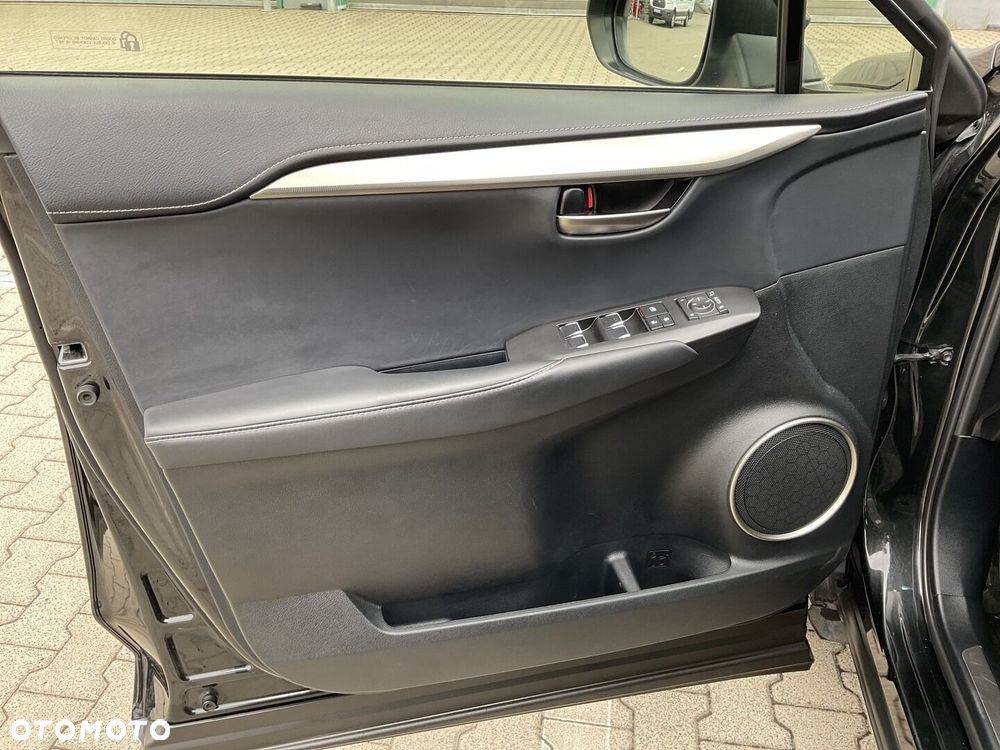 Lexus NX 300h Comfort AWD - 17