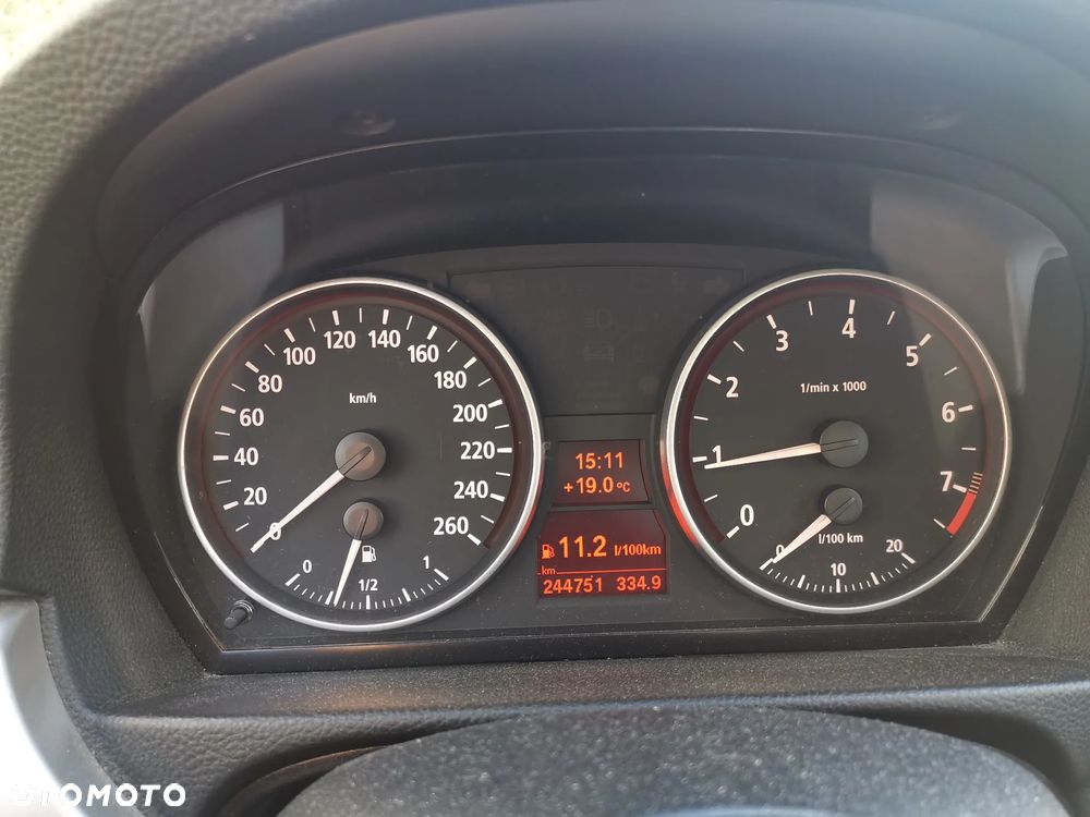 BMW Seria 3 325i - 5