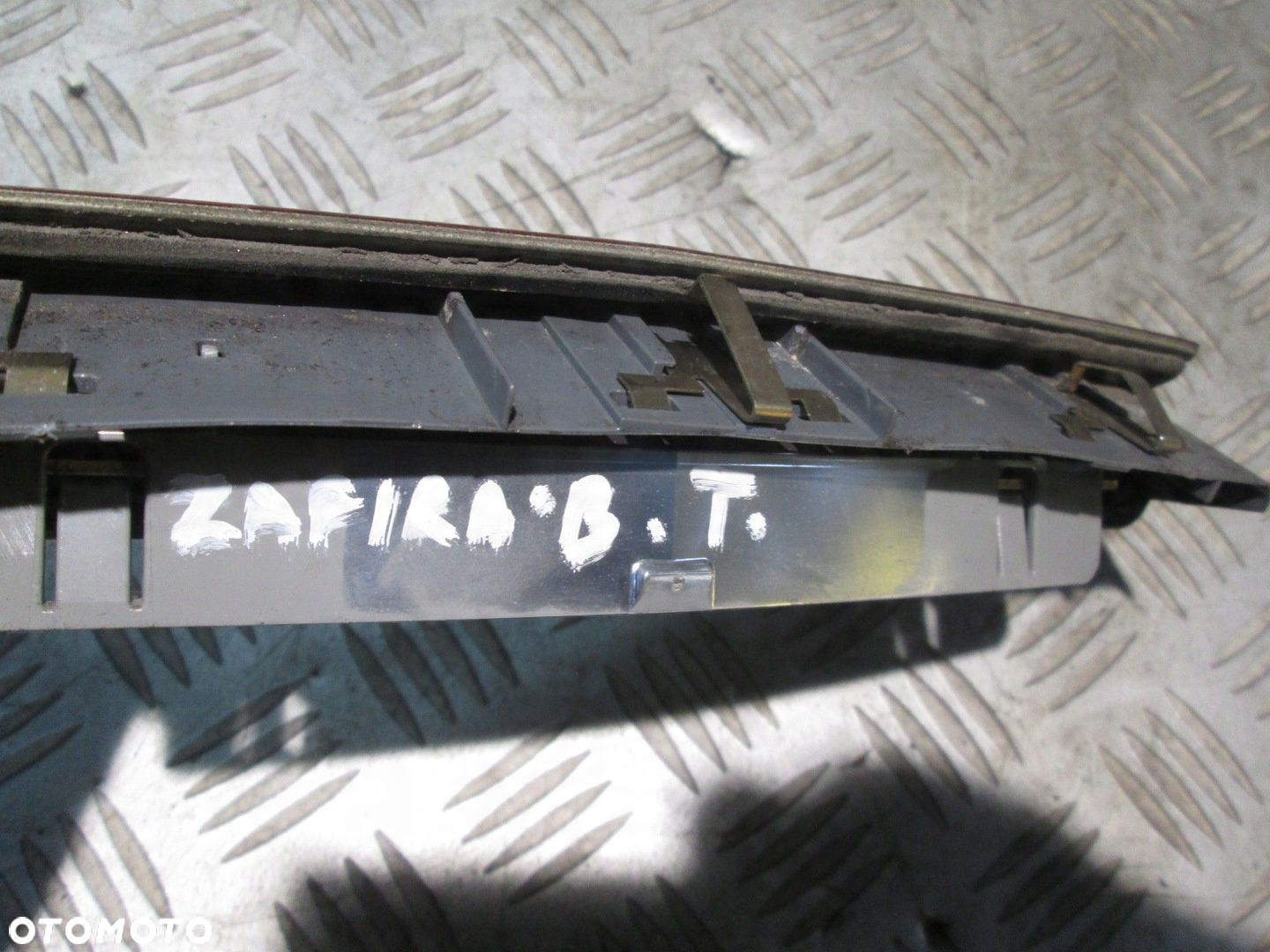 TRZECIE ŚWIATŁO STOP STOPU OPEL ZAFIRA B 13211587 - 3