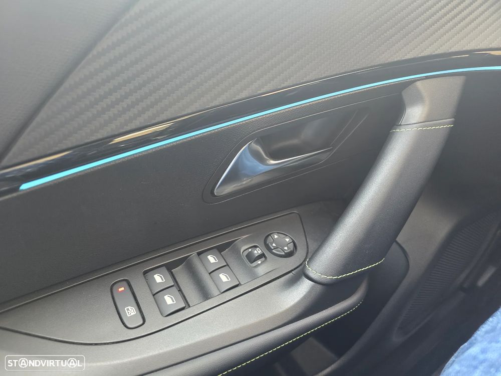 Peugeot e-2008 50 kWh GT Pack - 32