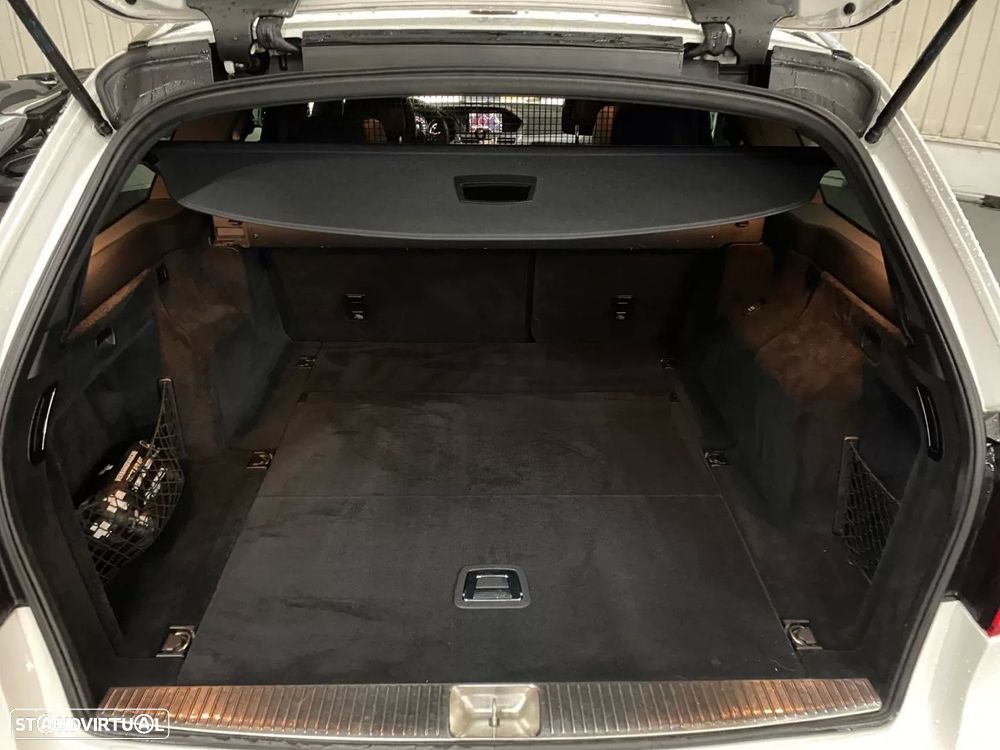 Mercedes-Benz E 300 Bluetec Hybrid Avantgarde - 20