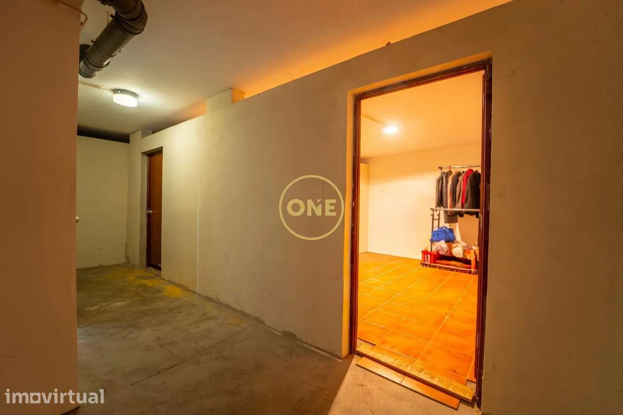 Arrecadação à Venda | 31 m² | Ponta Delgada - Grande imagem: 5/9