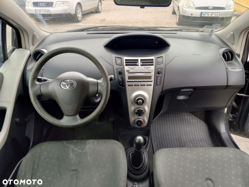 Toyota Yaris - 7