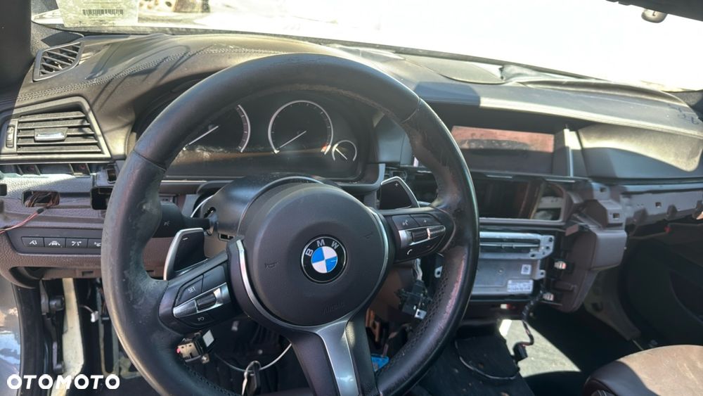 BMW Seria 5 550i Sport-Aut - 2