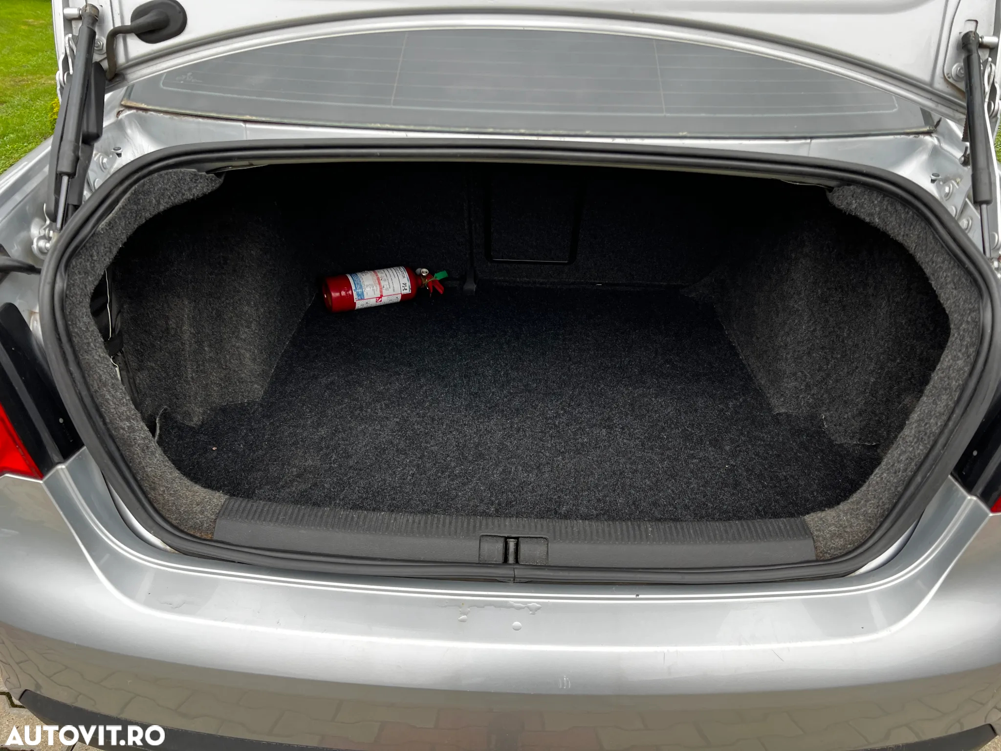 Volkswagen Jetta 1.6 FSI Comfortline - 25