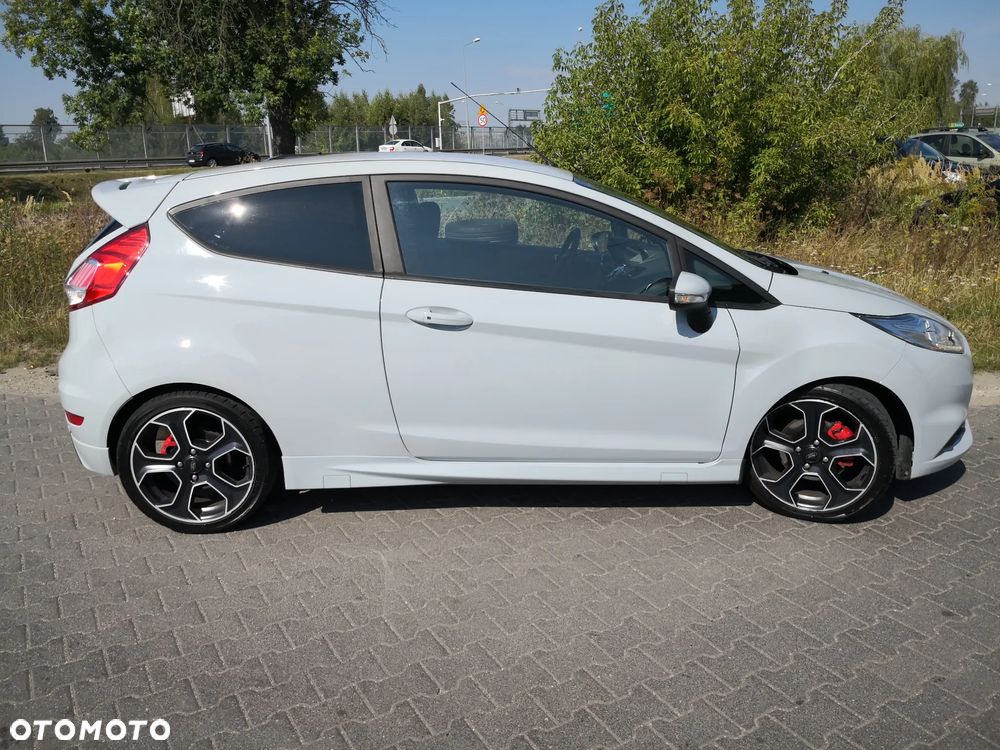 Ford Fiesta - 7