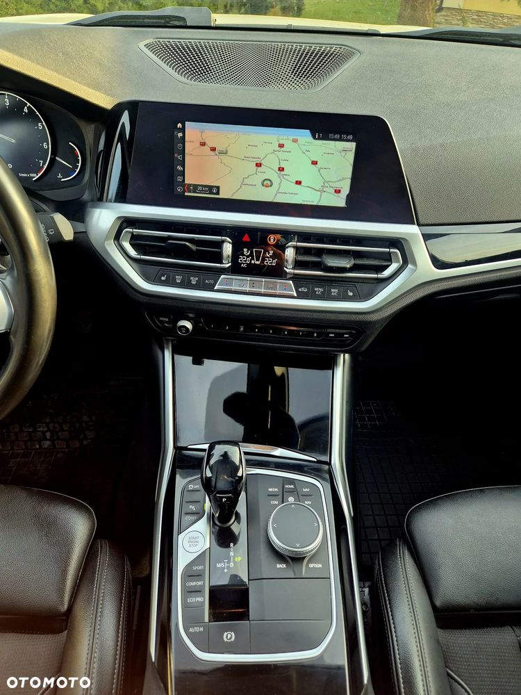 BMW Seria 3 318i Sport Line - 21